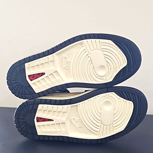 Air jordan 1 Zoom CMFT2 size women's 7.5 style code DV1305 104 - Picture 7 of 9